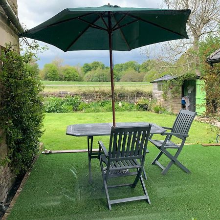 Spacious With Spectacular Views And Private Garden Villa Buxton  Buitenkant foto