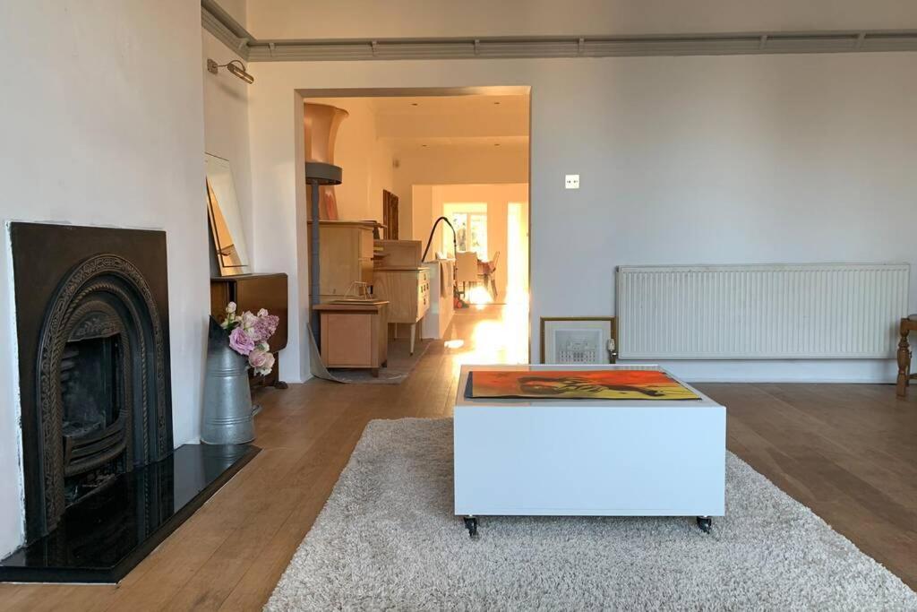 Spacious With Spectacular Views And Private Garden Villa Buxton  Buitenkant foto