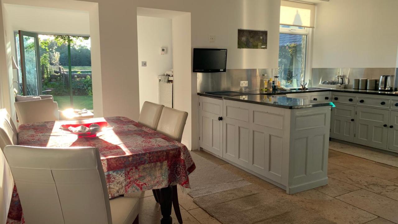 Spacious With Spectacular Views And Private Garden Villa Buxton  Buitenkant foto